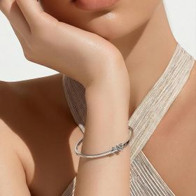 Imagem do produto Pulseira Algema Fio Liso Fino em Prata 925