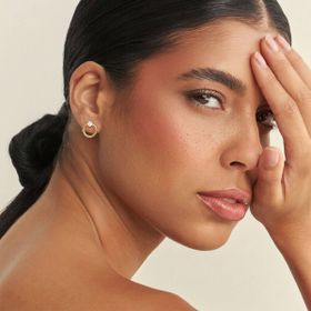 Imagem do produto Brinco Círculo Aberto Liso com Ponto de Luz na Base Folheado a Ouro 18K