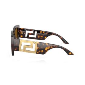 Imagem do produto Óculos Solar Versace Quadrado Havana Detalhes Dourados Acetato