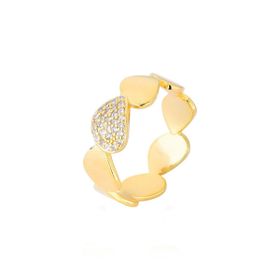 Imagem do produto Anel Ondulado com Gomo Cravejado Folheado a Ouro 18K