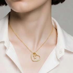 Imagem do produto Colar com Pingente de Coração Vazado e Menina Cravejado de Zircônias Folheado a Ouro 18K