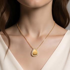 Imagem do produto Colar com Pingente Orgânico Liso Abaluado com Cravação de Zircônias na Volta em Prata 925 Folheado a Ouro 18K