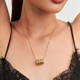 Imagem do produto Colar com Pingente Entrelaçado Liso e Cravejado com Zircônias Folheado a Ouro 18K