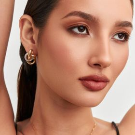 Imagem do produto Brinco de Nós Entrelaçados Cravejado de Zircônia Folheado a Ouro 18K