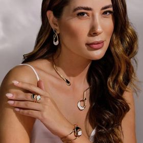 Imagem do produto Anel Brisa Aberto com Selenita e Esmalte Preto Folheado a Ouro 18K