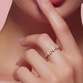 Imagem do produto Anel Cinco Flores com Pétalas e Ponto de Luz 2MM Zircônia Folheado a Ouro 18K