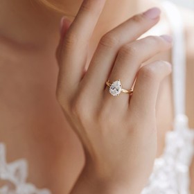 Imagem do produto Anel Sparkle Moissanite 2,75CT Gota Solitária Folheado a Ouro 18K