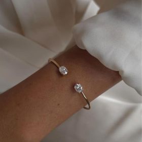Imagem do produto Pulseira Bracelete Rígido com Moissanite Oval 6X8MM nas Duas Pontas em Prata 925 Folheado a Ouro 18K