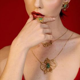 Imagem do produto Anel Flora Esmeralda Oval Vazado Liso Folheado a Ouro 18K