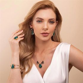 Imagem do produto Conjunto Diva Esmeralda Gota Pendente com Rutilo e Esmalte Preto na Base Folheado a Ouro 18K