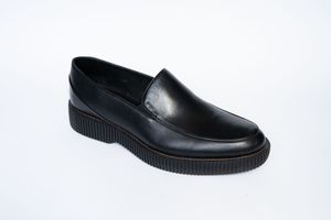 Mocassim Masculino de Couro Preto com Solado Tratorado 