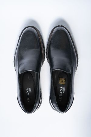 Mocassim Masculino de Couro Preto com Solado Tratorado 