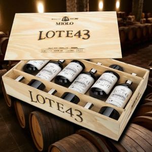 Kit 6 gfas Vinho Miolo Lote 43  Na caixa madeira Personalizada 