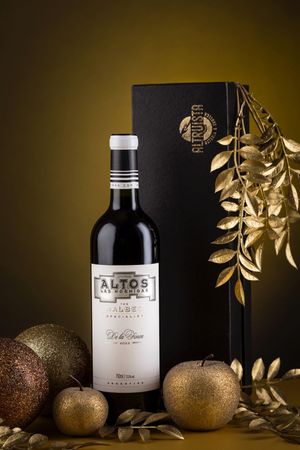 Kit Vinhos   Alto Las Hormigas Malbec de la Finca  (na caixa Kraft  )
