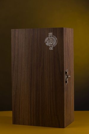 Kit 2 Gfas - Vinho Montes Alpha Diversos (na caixa de madeira)