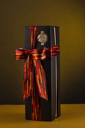 Kit Vinhos   Alto Las Hormigas Malbec de la Finca  (na caixa Kraft  )