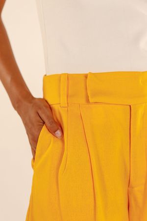 Short Fabia laranja