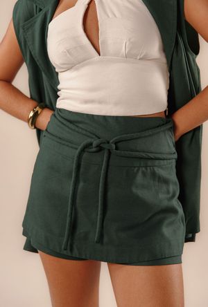 Short saia Isa verde floresta
