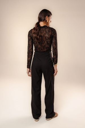 Blusa renda orgânico Tarsila preto