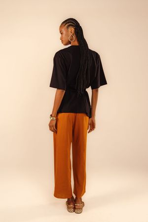 T-shirt malha com cinto Lola preto