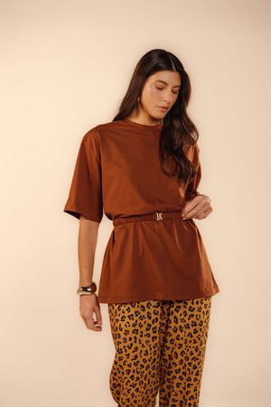 T-shirt malha com cinto Lola marrom