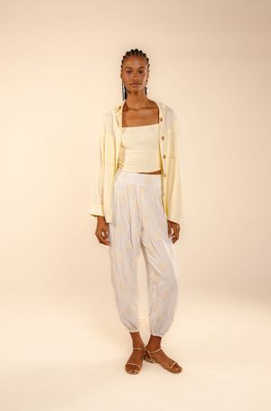 Calça cropped Luisa  bordado aura