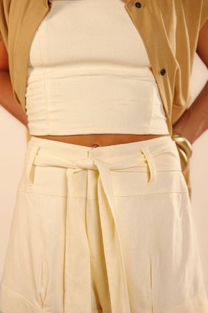 Short Úrsula  amarelo luz