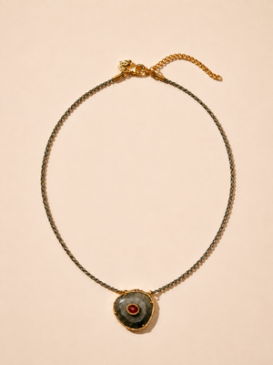 Colar fio trançado olho dourado