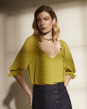 Blusa com Babados e Punhos com Lastex