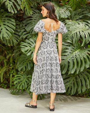 Conjunto de Laise Bordado Saia e Cropped