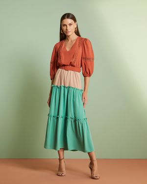 Vestido Midi com Tecido Trabalhado