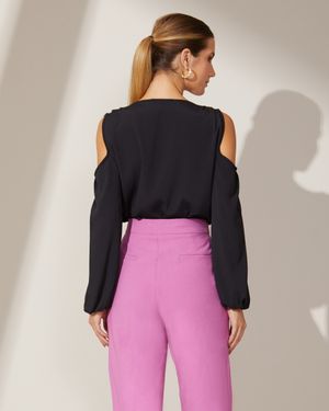 Blusa com Ombros Vazados