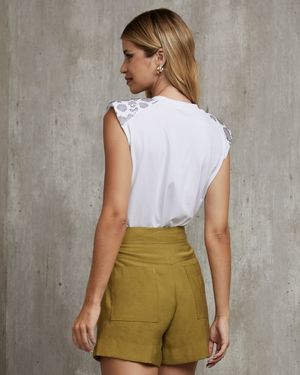 T-shirt de Malha detalhe aplicação