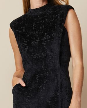 Vestido Curto de Veludo com Ombreiras