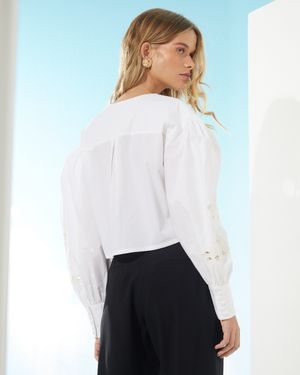Blusa Tricoline Bordada a Laser