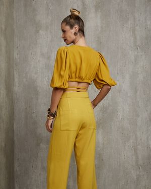 Blusa com Manga Bufante e Amarração