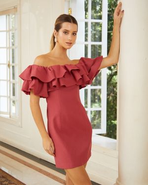 Vestido Curto Ombro a Ombro com Babados