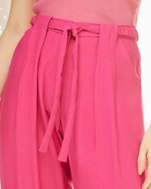 Calça de Alfaiataria com Pregas