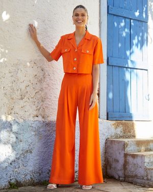 Conjunto Blusa com Bolsos e Calça com Pregas