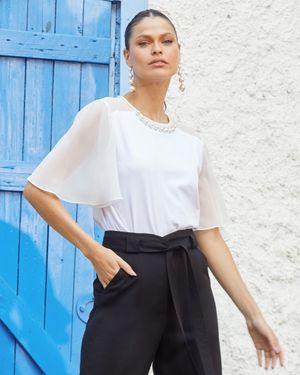 Blusa Mix de Tecidos com Pérolas
