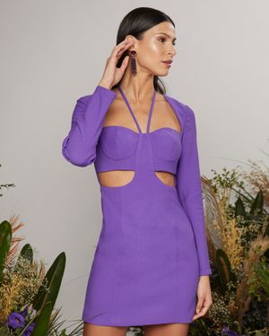 Vestido Curto com Mangas Longas e Recortes