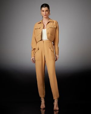Conjunto Casaco e Calça com Bolsos