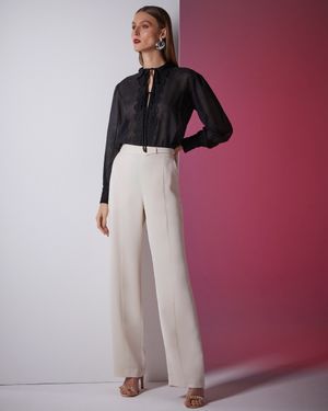 Calça Reta Detalhe no Cós