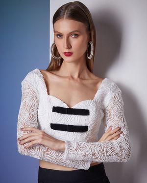 Blusa Manga Longa com Laços De Veludo