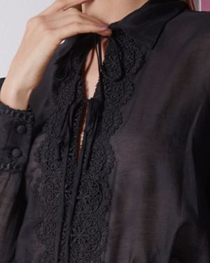 Camisa Detalhe Guipir