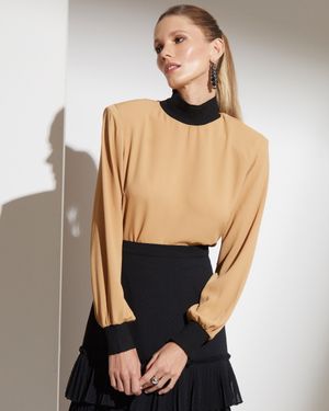 Blusa Gola Alta com Punhos