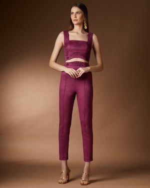 Conjunto Top Bordado e Calça Cigarrete