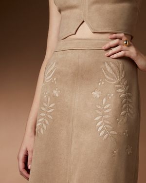 Conjunto Top e Saia Midi com Bordado