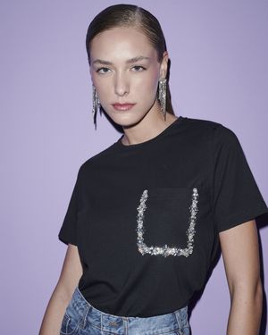 T-Shirt Bolso com Aplicação Flores
