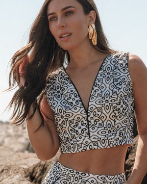 Conjunto Saia Midi e Top Decote com Vivo